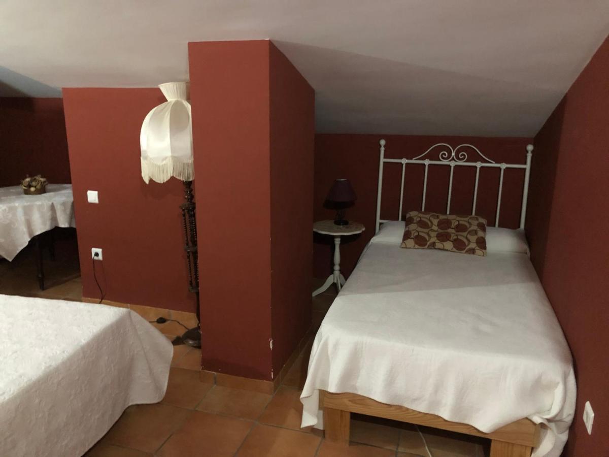 Hostal La Caballeriza Malpartida de Caceres Bagian luar foto